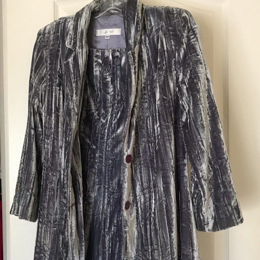 Girls 2 pc dress w/matching jacket Silver velvet